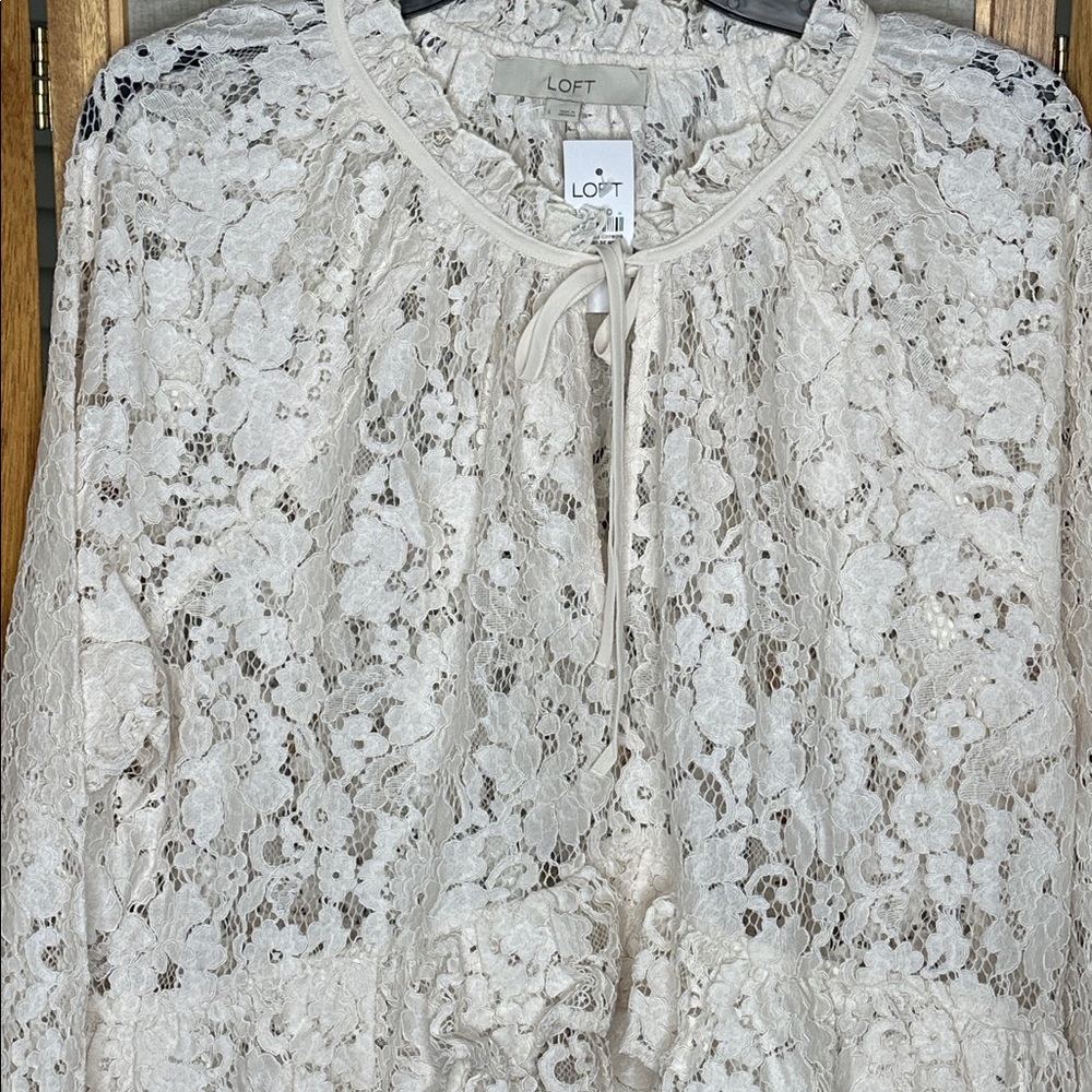 NWT LOFT Women’s Whitecap Cream Floral Lace Ruffle Peplum Blouse Top size L - Picture 4 of 8